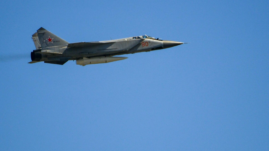 МО: ВС России нанесли удары ракетами «Кинжал» по предприятия ОПК во Львове