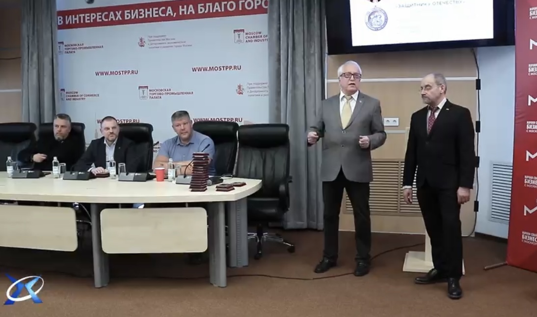 Медаль «Защитнику Отечества» вручили героям и деятелям культуры в Москве